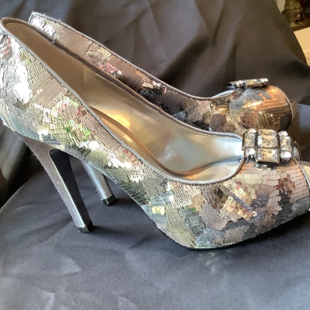Nina New York Silver Sexy Sequin‎ Sparkle Peep Toe heel Pumps-fancy eye catcher